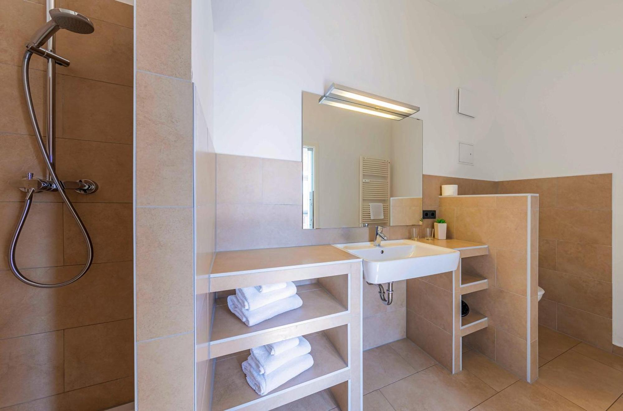 Altstadtapartment Carli- Komfortable Ferienwohnung Im Herzen Von Waren Экстерьер фото